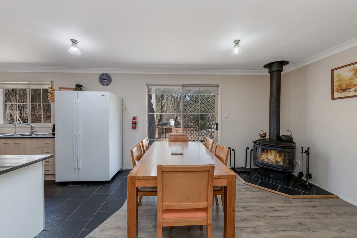137 Logan-Wedderburn Road, Wedderburn VIC 3518, Wedderburn - Thumbnail 3