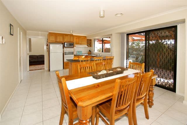 26 Edgecombe Way, ROXBURGH PARK VIC 3064, Roxburgh Park - Thumbnail 3