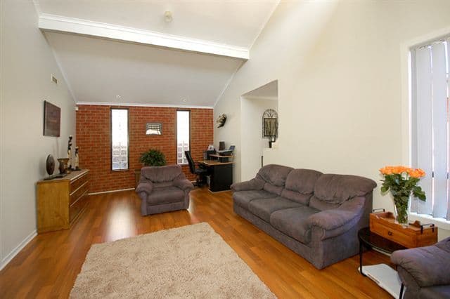 26 Edgecombe Way, ROXBURGH PARK VIC 3064, Roxburgh Park - Thumbnail 4