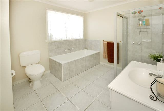 26 Edgecombe Way, ROXBURGH PARK VIC 3064, Roxburgh Park - Thumbnail 5