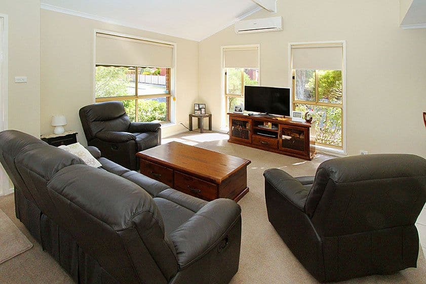 1 Somers Close, MILL PARK VIC 3082, Mill Park - Thumbnail 4