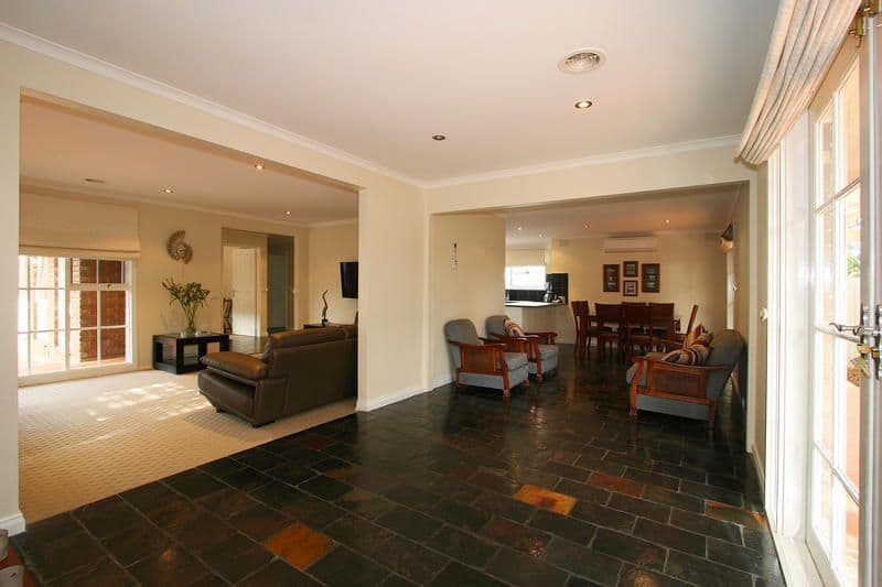 6 Jannali Drive, DINGLEY VILLAGE VIC 3172, Dingley Village - Thumbnail 4
