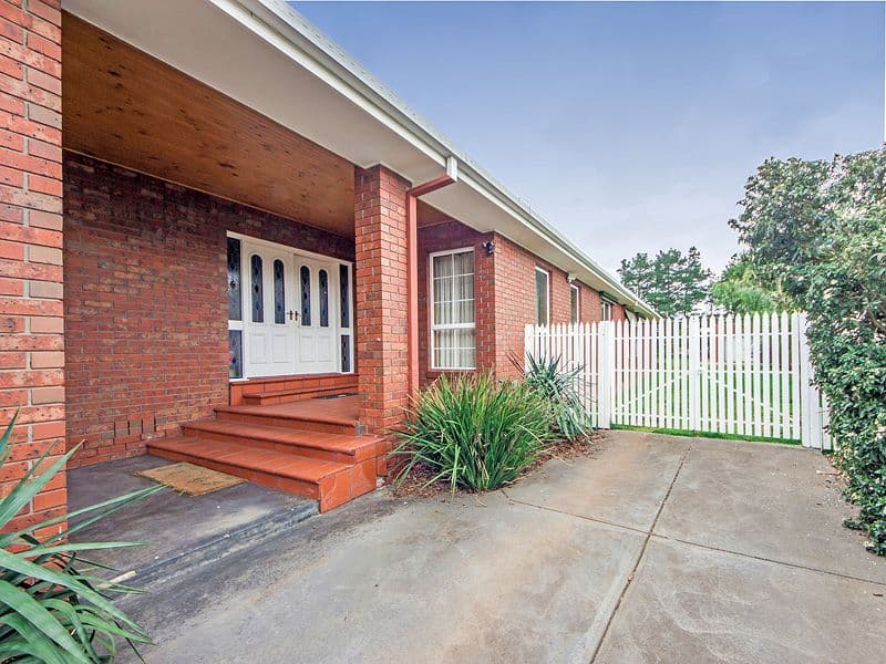 50 Wynarka Drive, Hoppers Crossing VIC 3029, Hoppers Crossing - Thumbnail 2