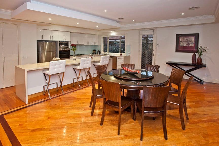 18 Kwinana Street, GLEN WAVERLEY VIC 3150, Glen Waverley - Thumbnail 2