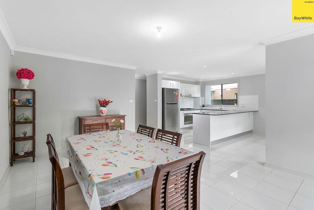 .32 Fishburn Street, JORDAN SPRINGS NSW 2747, Jordan Springs - Thumbnail 4