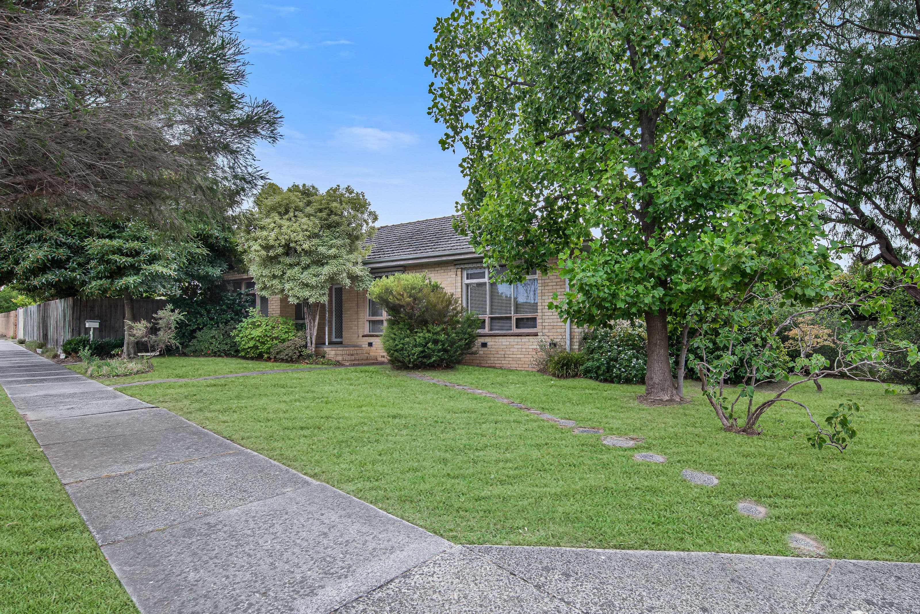 9 Adelaide Avenue, Mount Waverley VIC 3149, Mount Waverley - Thumbnail 4