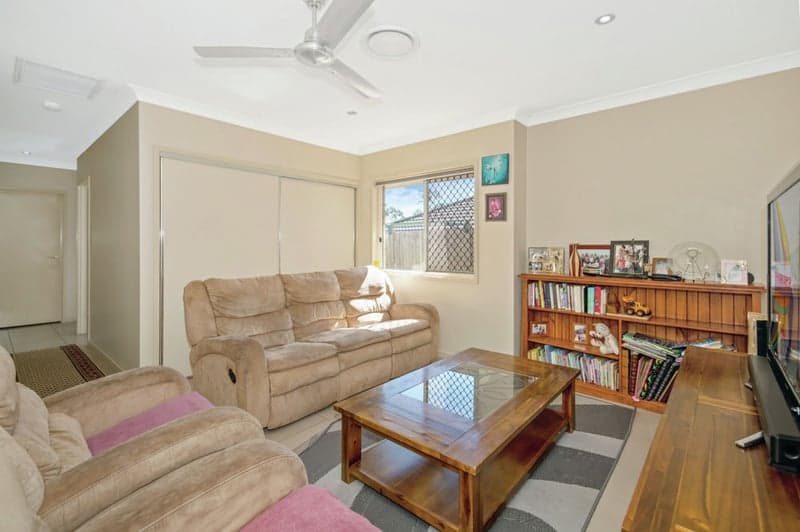 6 Silverbirch Court, Upper Caboolture - Thumbnail 2