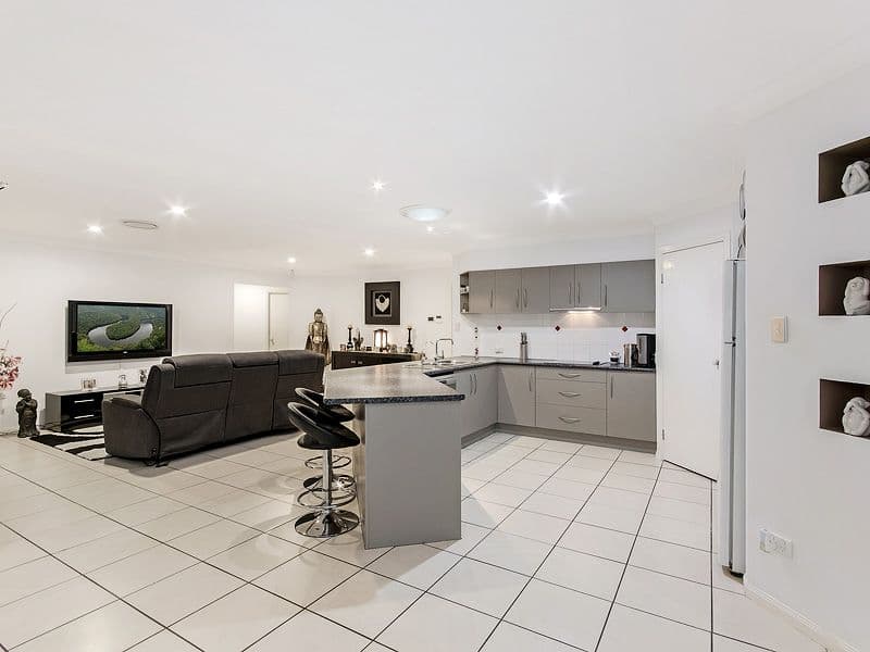 18 Huxley Court, Pacific Pines QLD 4211, Pacific Pines - Thumbnail 5