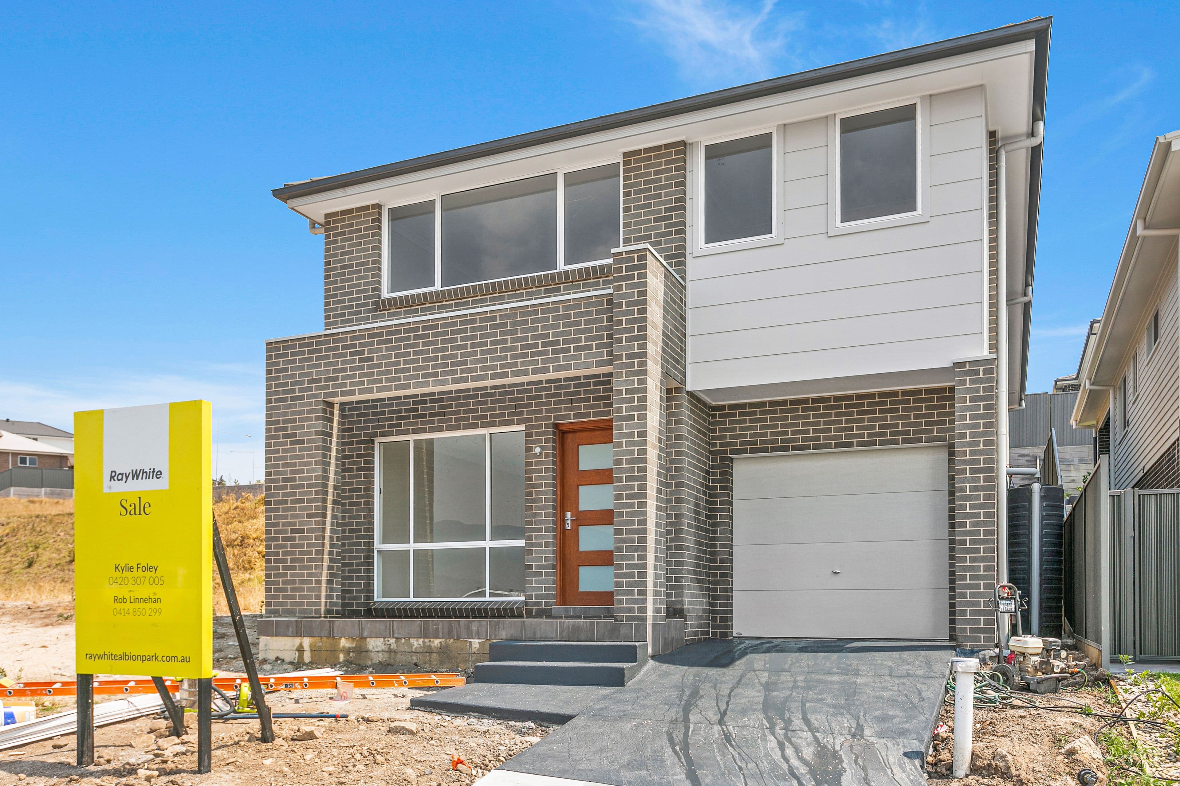 5 Mcnevin Close, Calderwood - Image 1