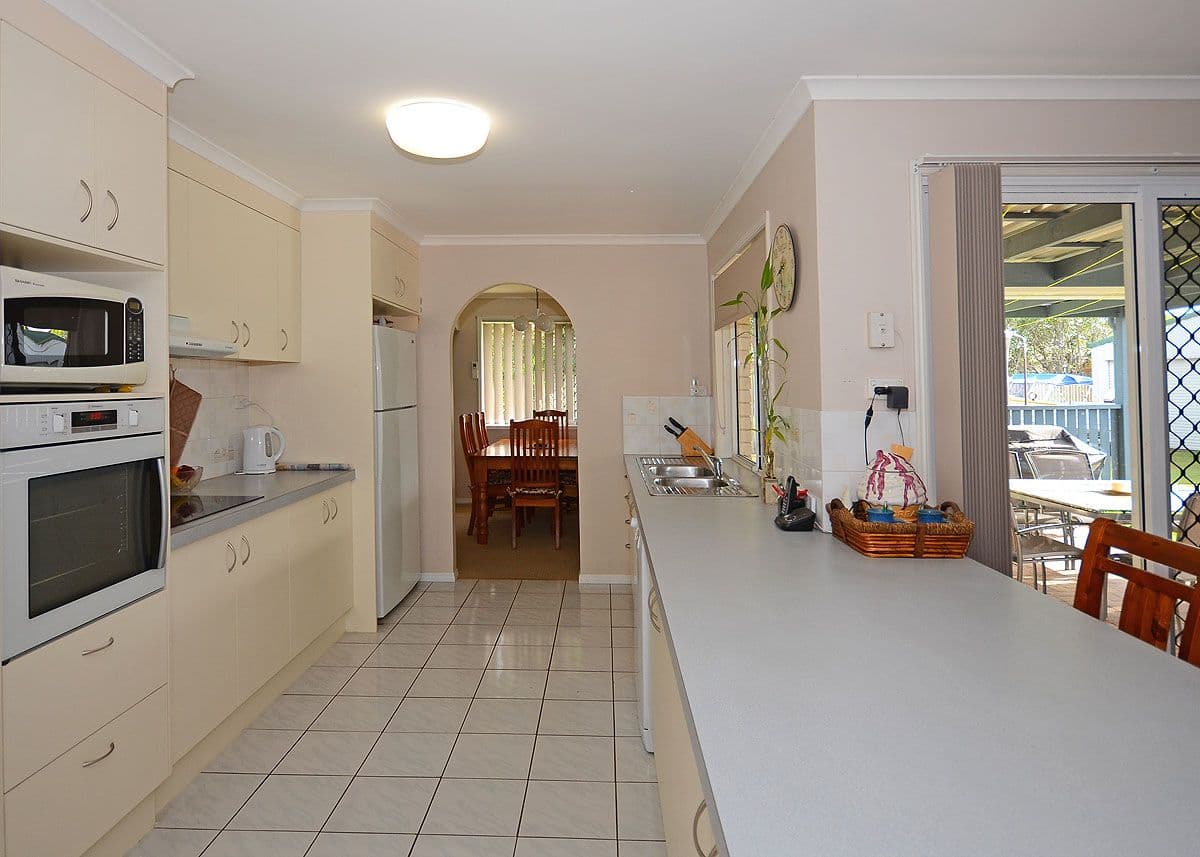 9 Trisha Court, SCARNESS QLD 4655, Scarness - Thumbnail 3