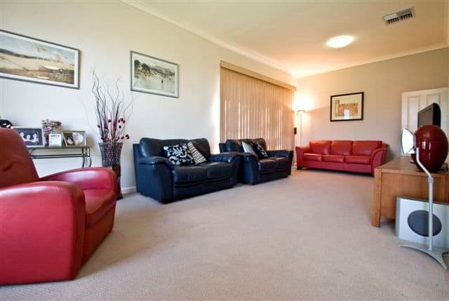 17 Lloyd Street, HEIDELBERG HEIGHTS VIC 3081, Heidelberg Heights - Thumbnail 3