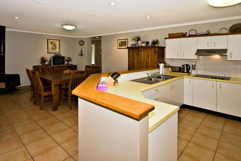 4 Brookton Avenue, HIGHFIELDS QLD 4352, Highfields - Thumbnail 4