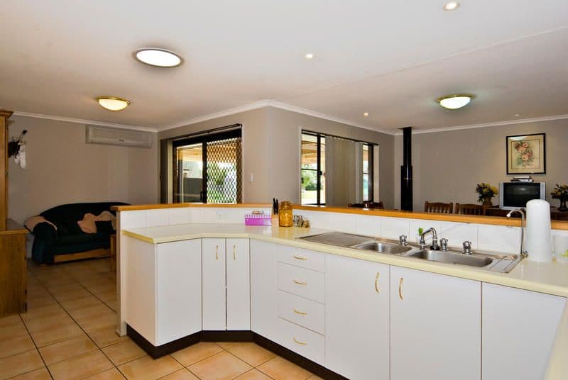 4 Brookton Avenue, HIGHFIELDS QLD 4352, Highfields - Thumbnail 5
