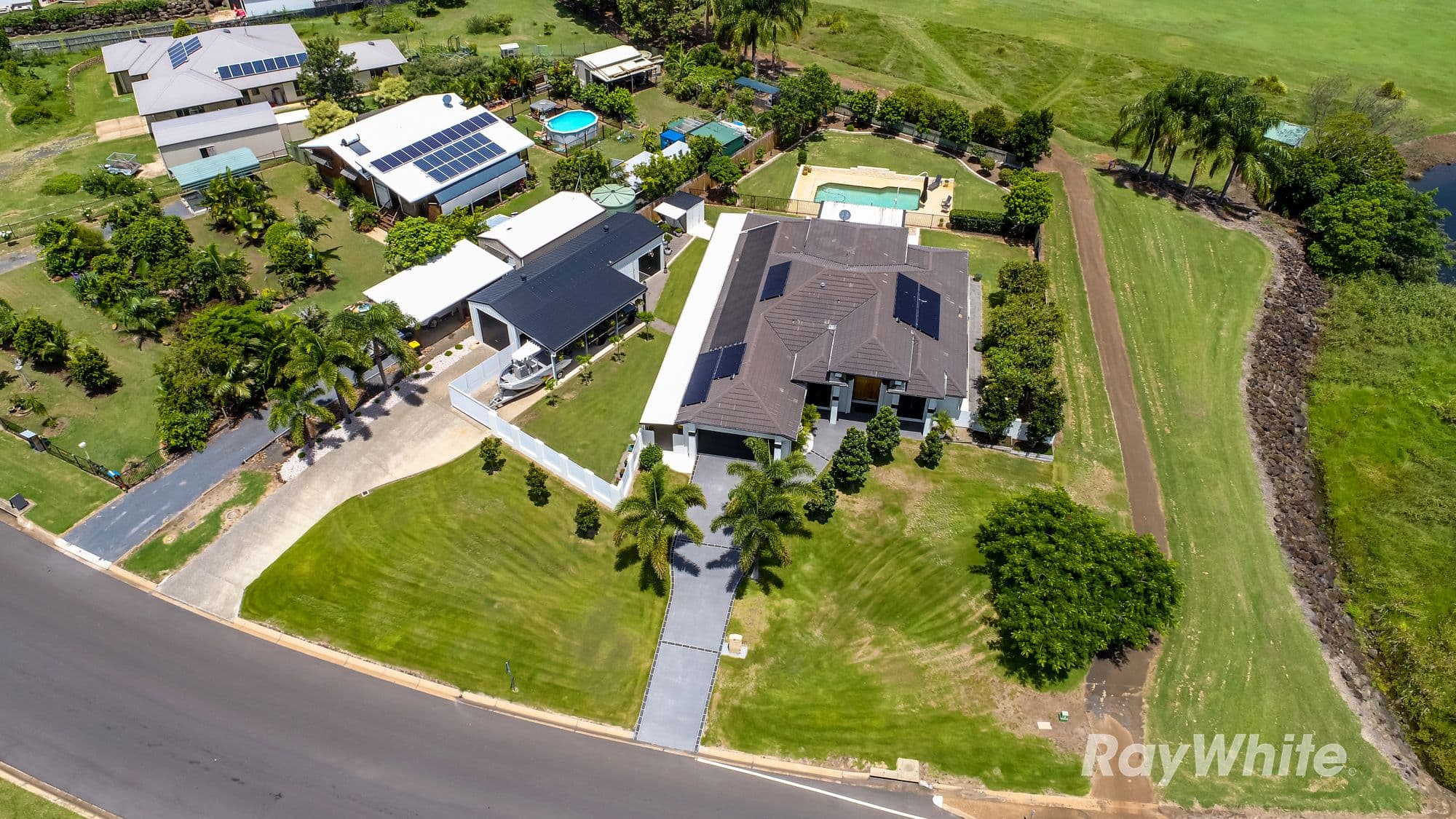 31 Coral Cove Drive, Coral Cove QLD 4670, Coral Cove - Thumbnail 2
