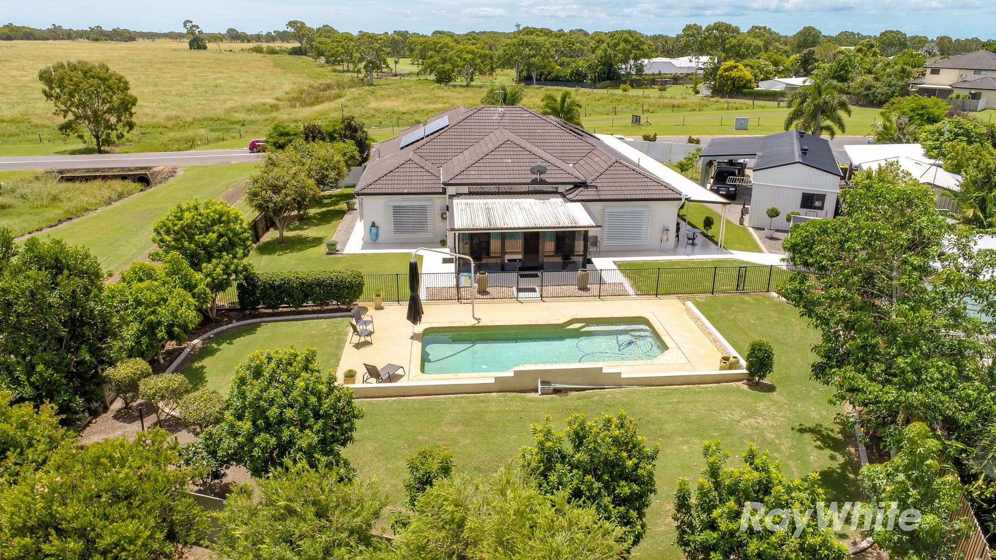 31 Coral Cove Drive, Coral Cove QLD 4670, Coral Cove - Thumbnail 3