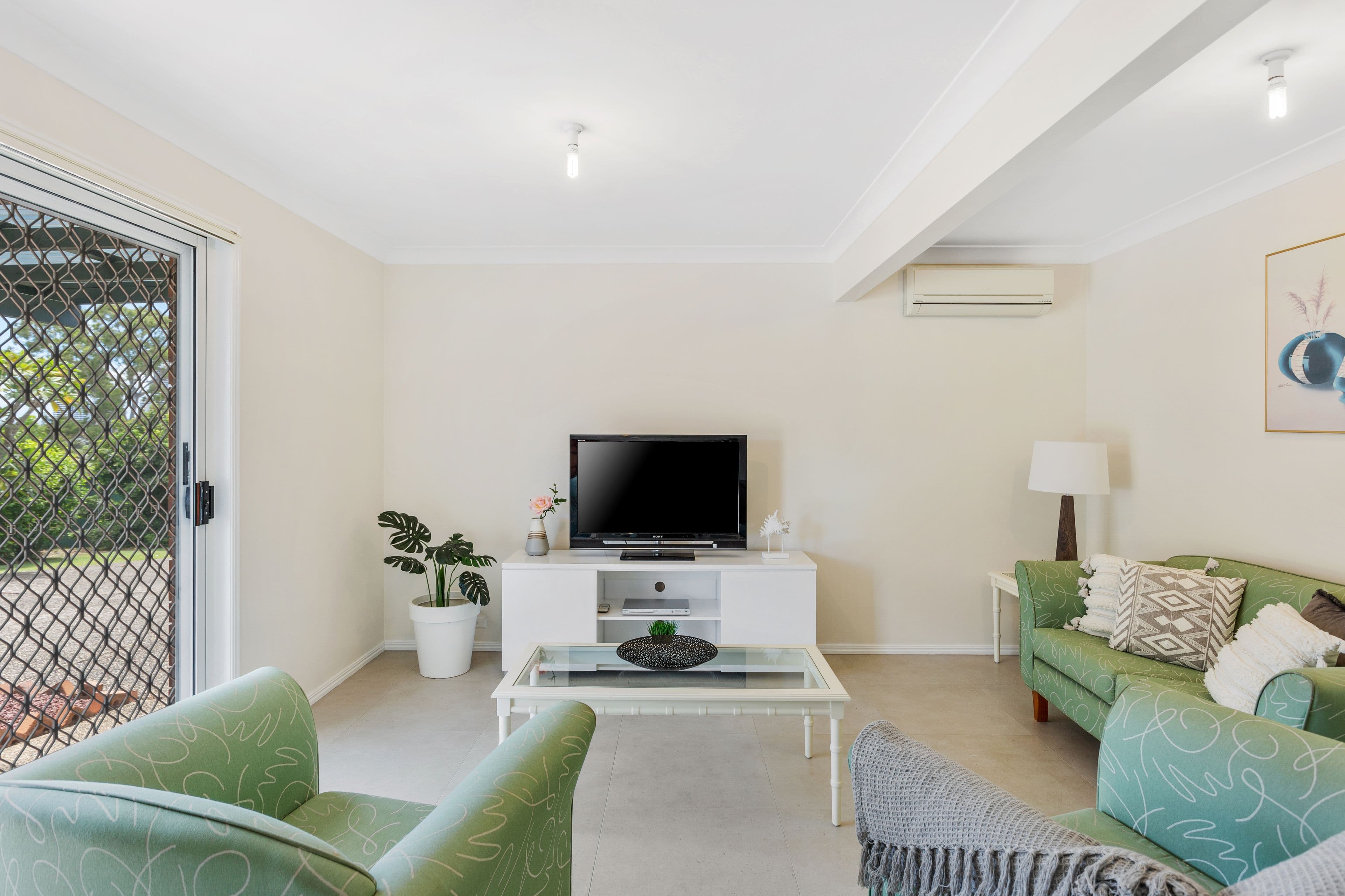 27 Ashbourne Terrace, Biggera Waters QLD 4216, Biggera Waters - Thumbnail 2