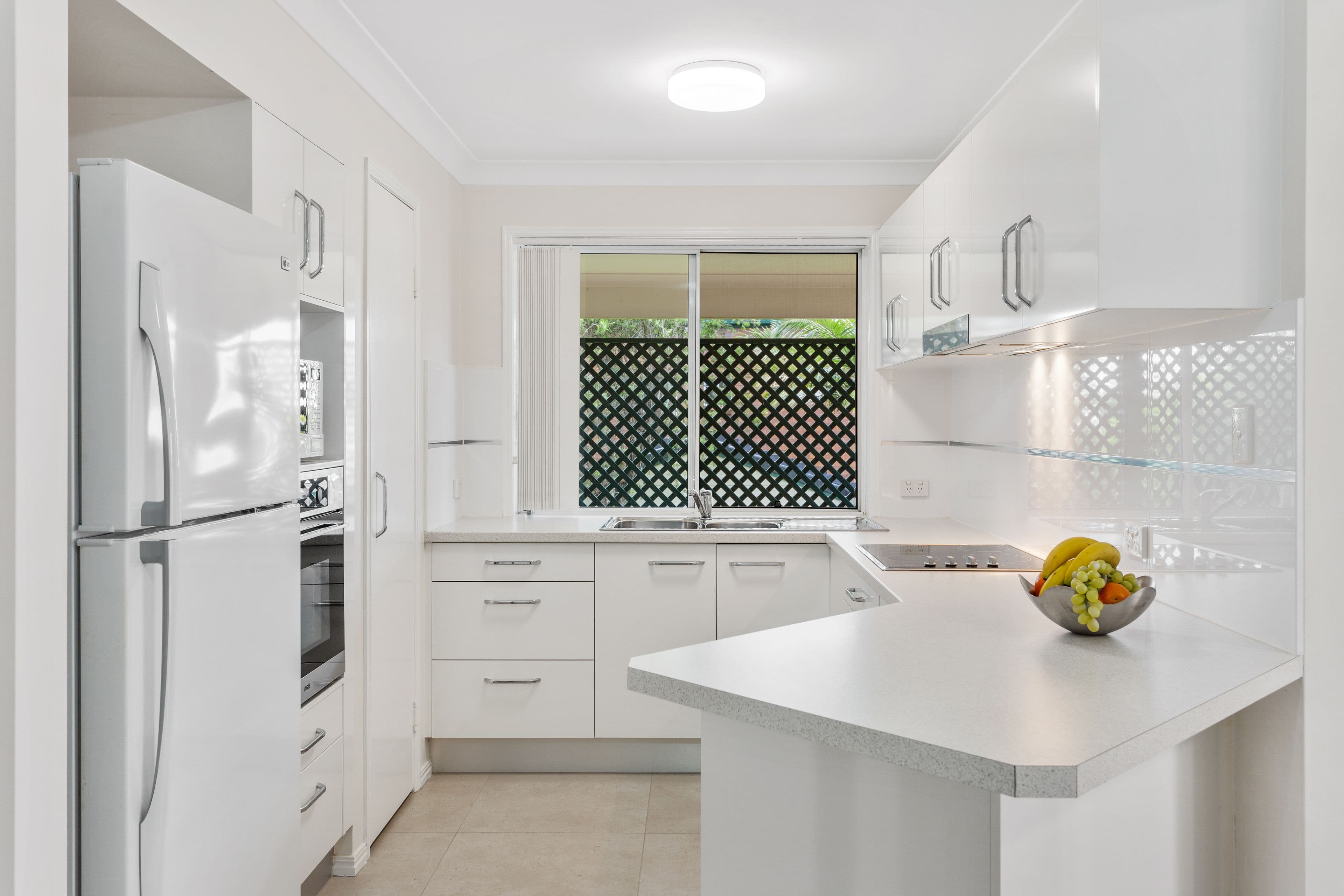 27 Ashbourne Terrace, Biggera Waters QLD 4216, Biggera Waters - Thumbnail 5