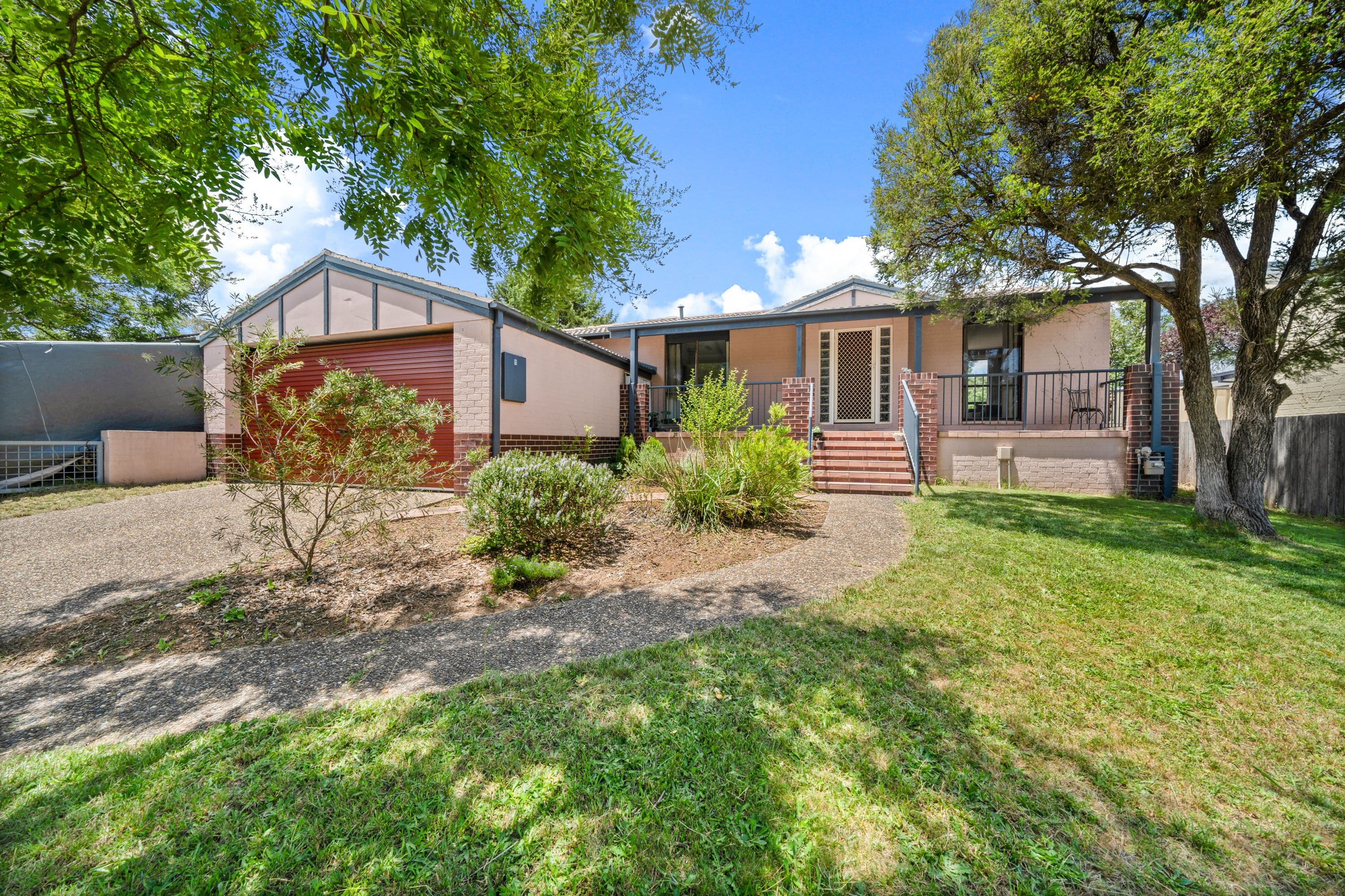 8 Nivison Place, Charnwood ACT 2615, Charnwood - Image 1