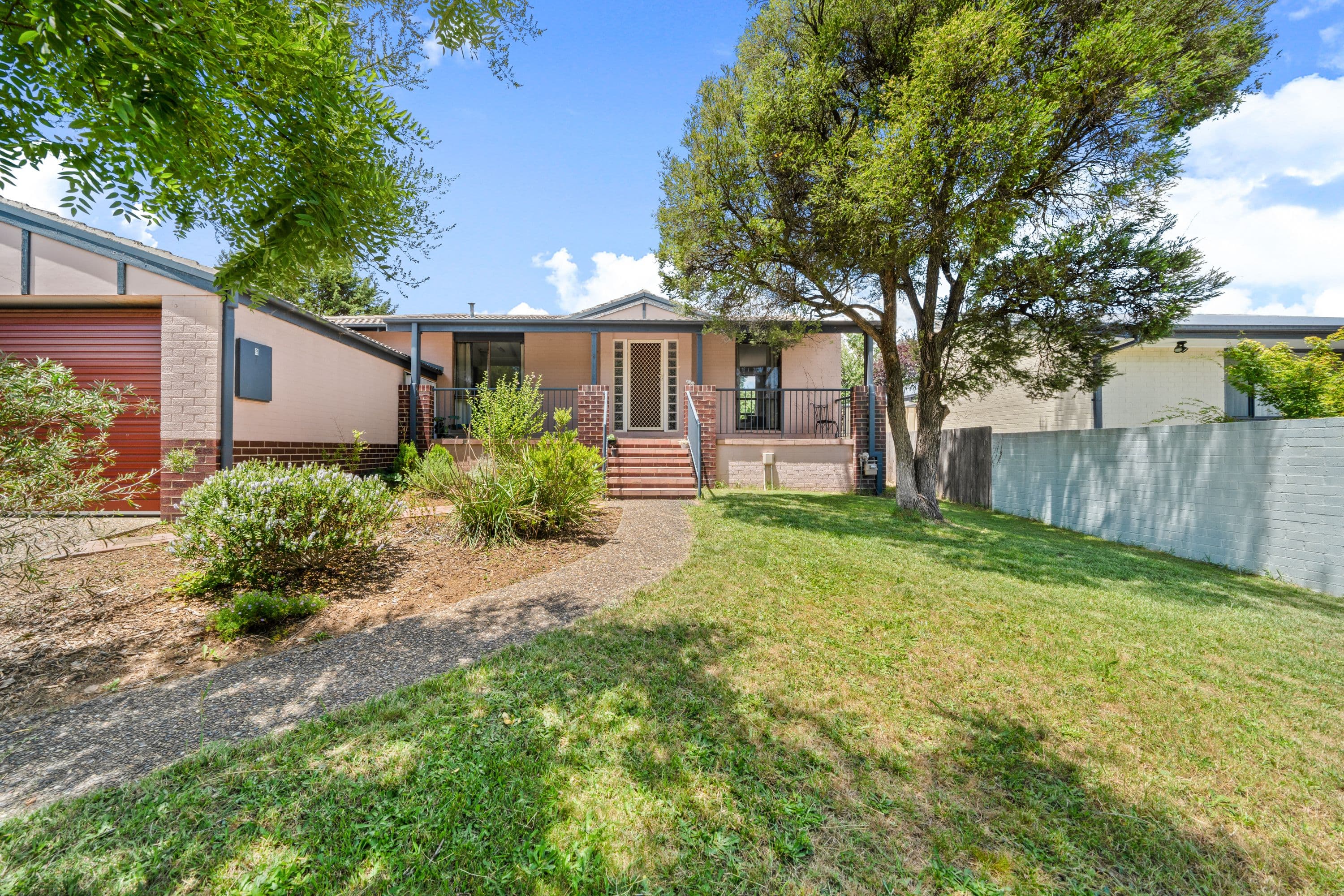 8 Nivison Place, Charnwood ACT 2615, Charnwood - Thumbnail 2