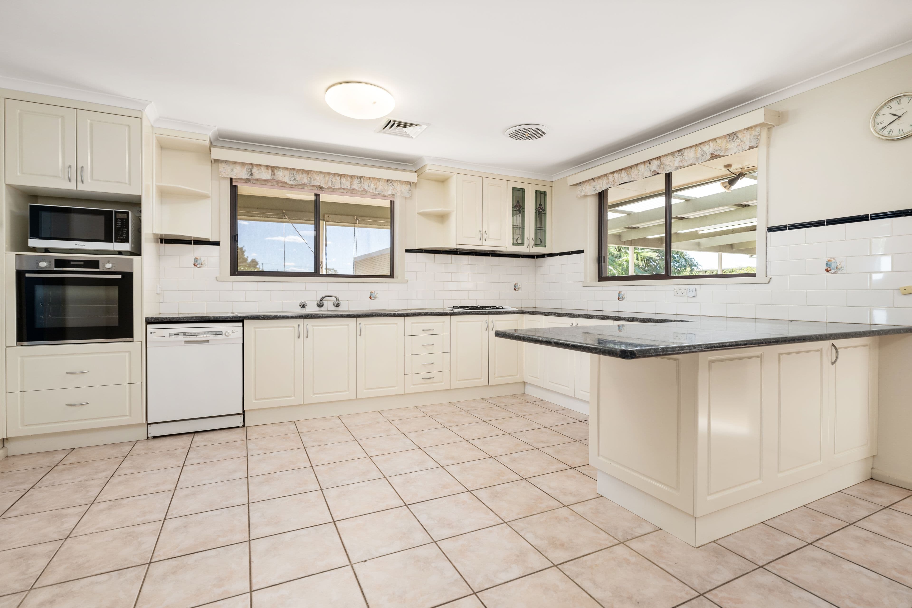 51 Peel Street, Holbrook NSW 2644, Holbrook - Thumbnail 2