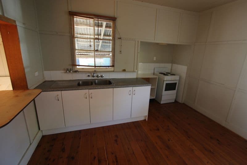 172 Alfred Street, Charleville QLD 4470, Charleville - Thumbnail 2