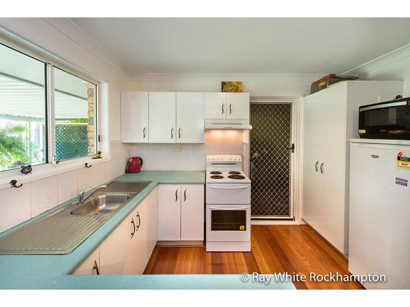 16 Brosnan Crescent, PARKHURST QLD 4702, Parkhurst - Thumbnail 5