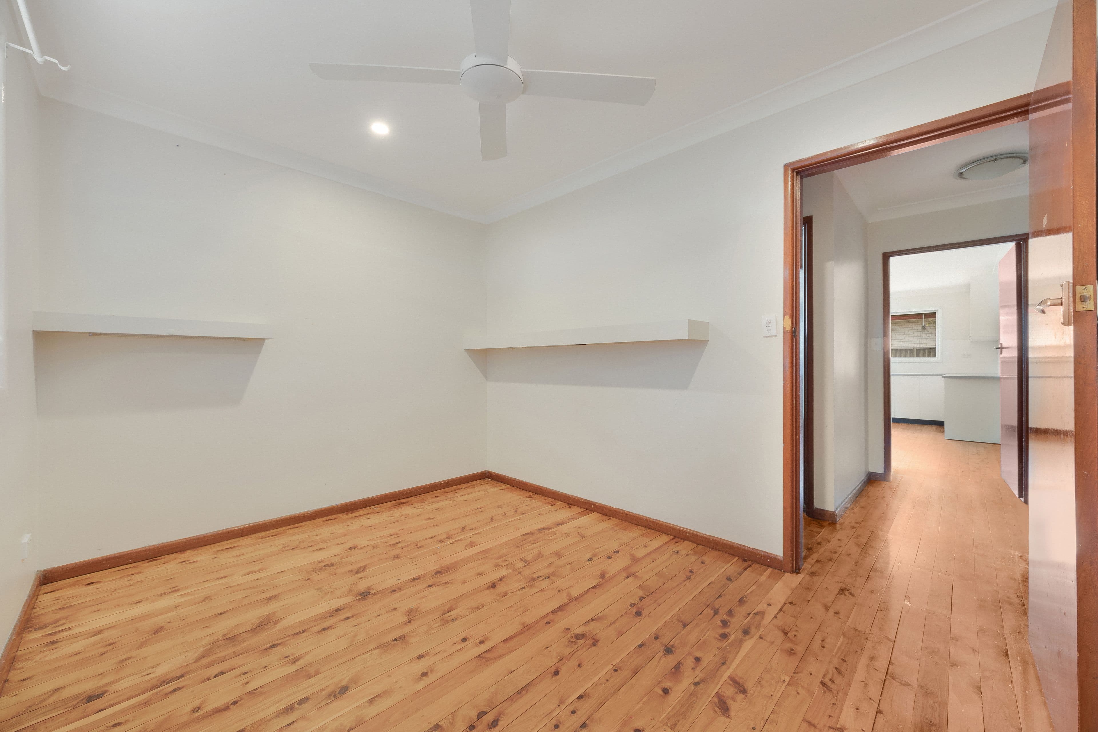 2 Wilfrid Street, Macquarie Fields - Thumbnail 6