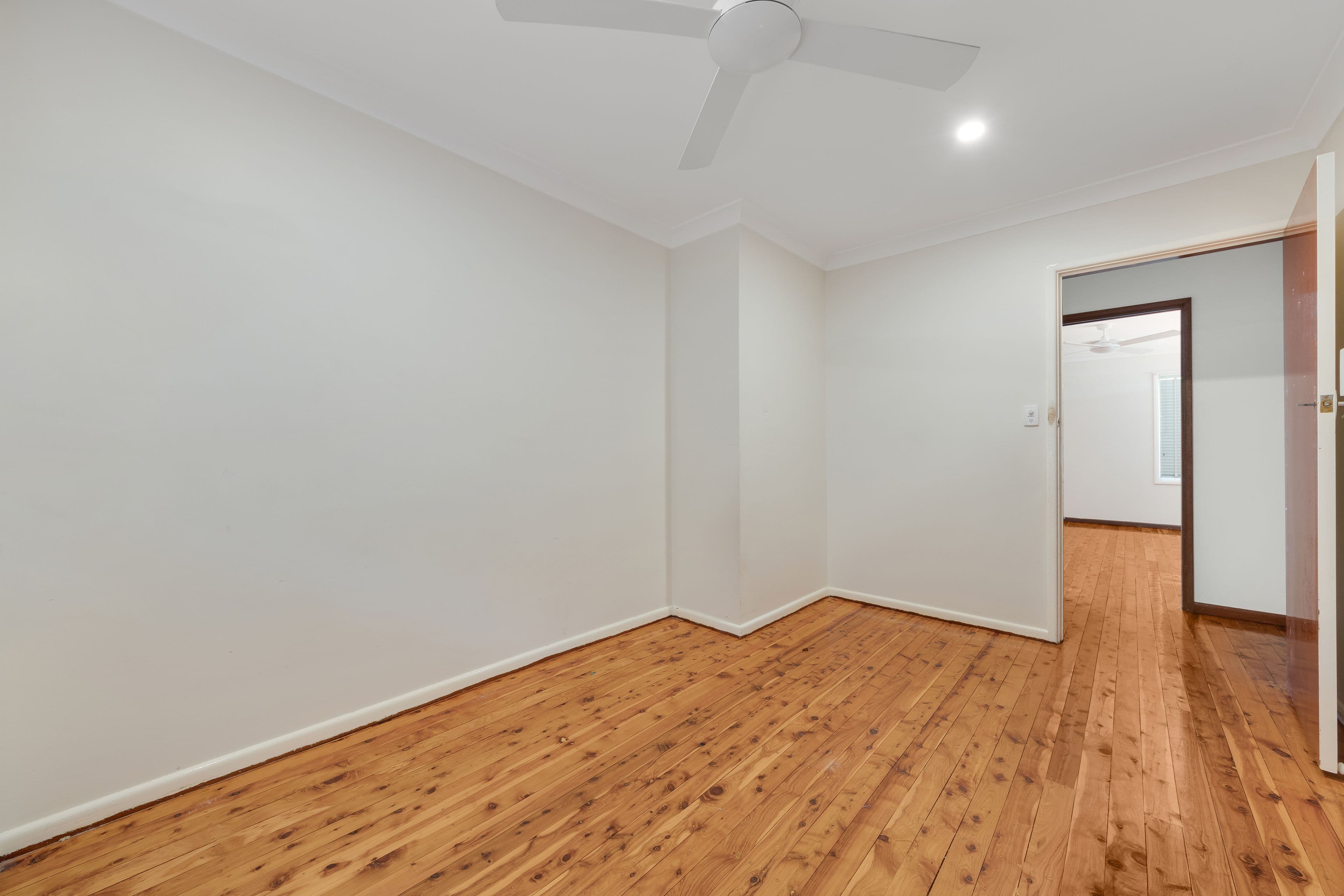 2 Wilfrid Street, Macquarie Fields - Thumbnail 8