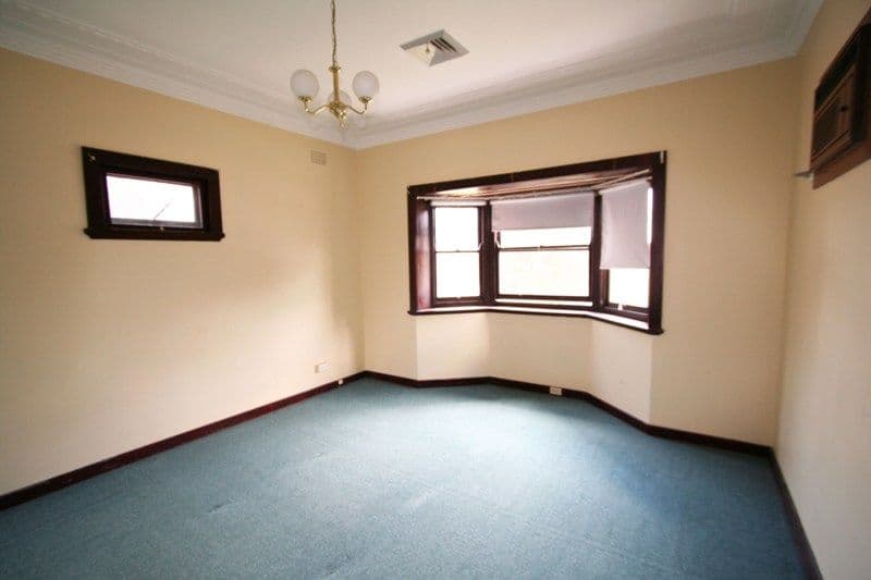 30 Earlwood Cresent, BARDWELL PARK NSW 2207, Bardwell Park - Thumbnail 4