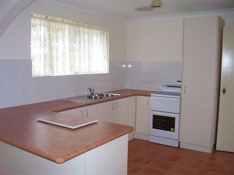 36  Barton Street, PARKES NSW 2870, Parkes - Thumbnail 3
