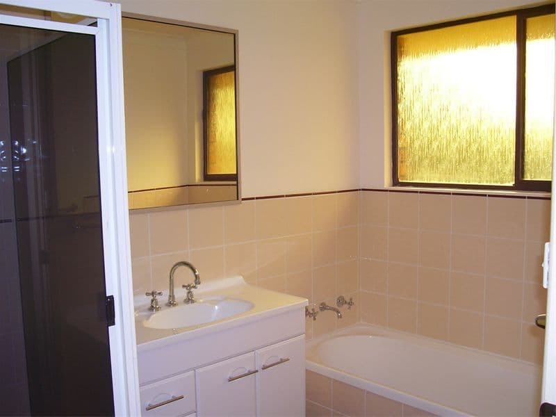 36  Barton Street, PARKES NSW 2870, Parkes - Thumbnail 5