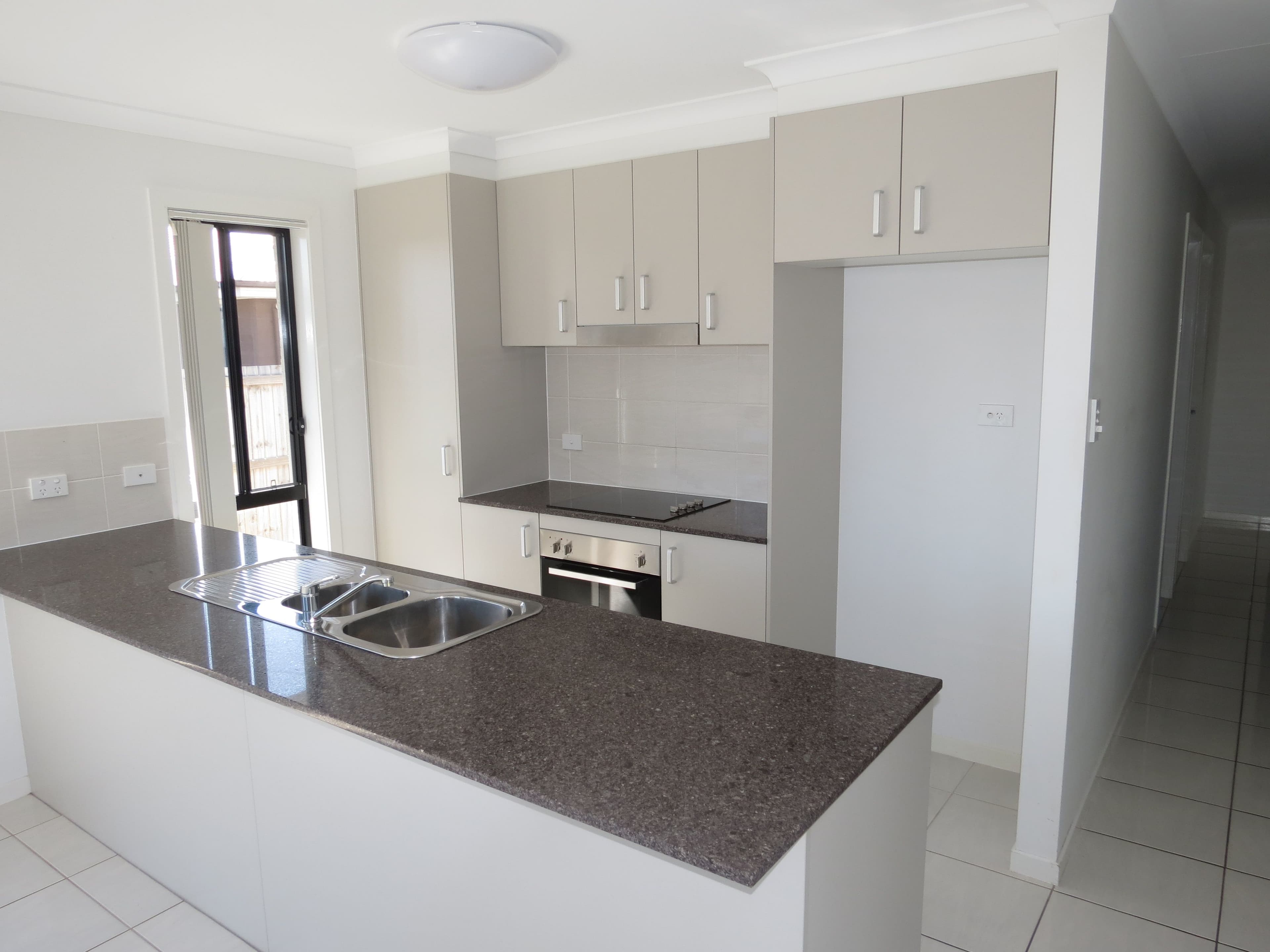 24 Amber Street, Emerald QLD 4720, Emerald - Thumbnail 6