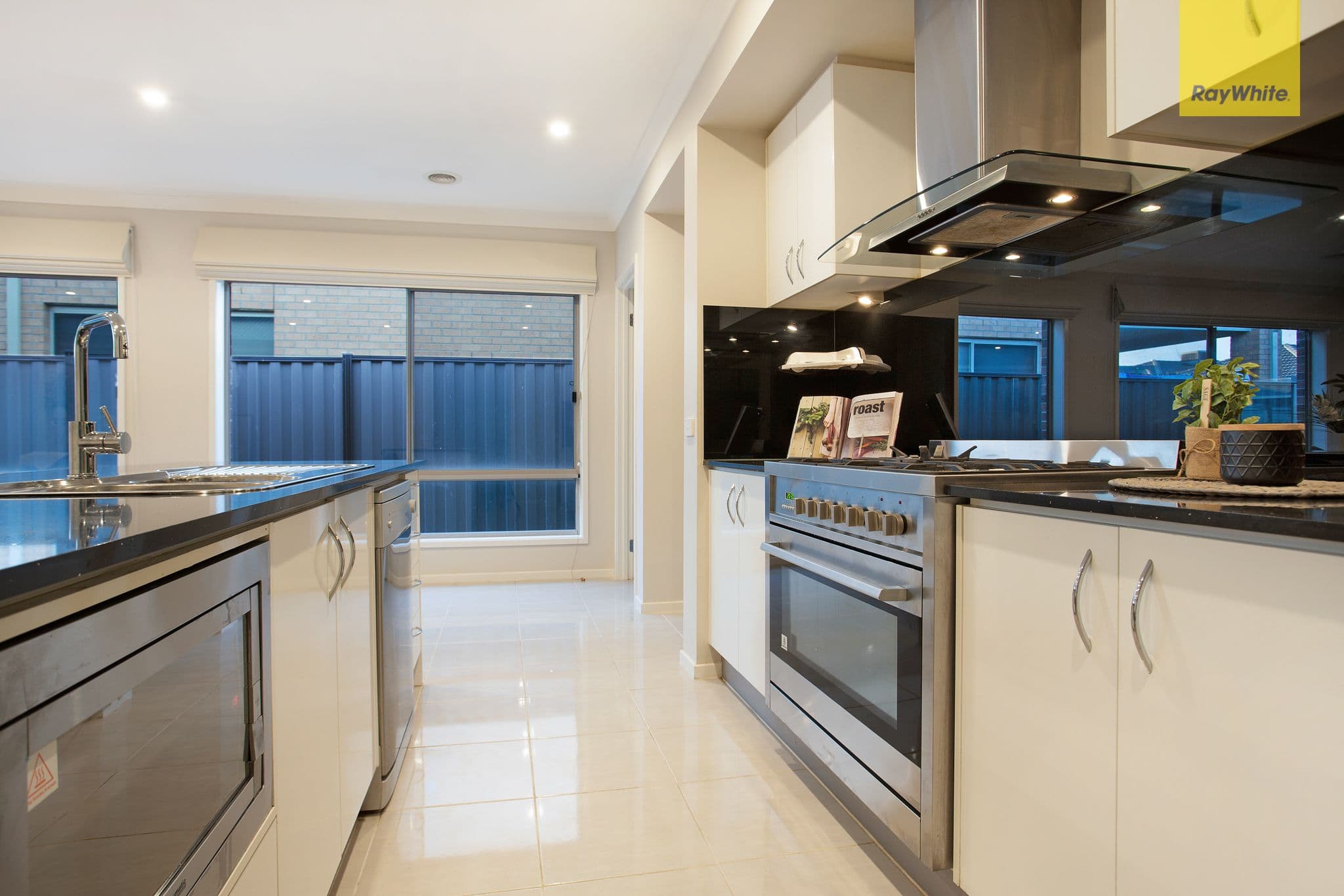16 Bottlebrush Road, Craigieburn VIC 3064, Craigieburn - Thumbnail 2