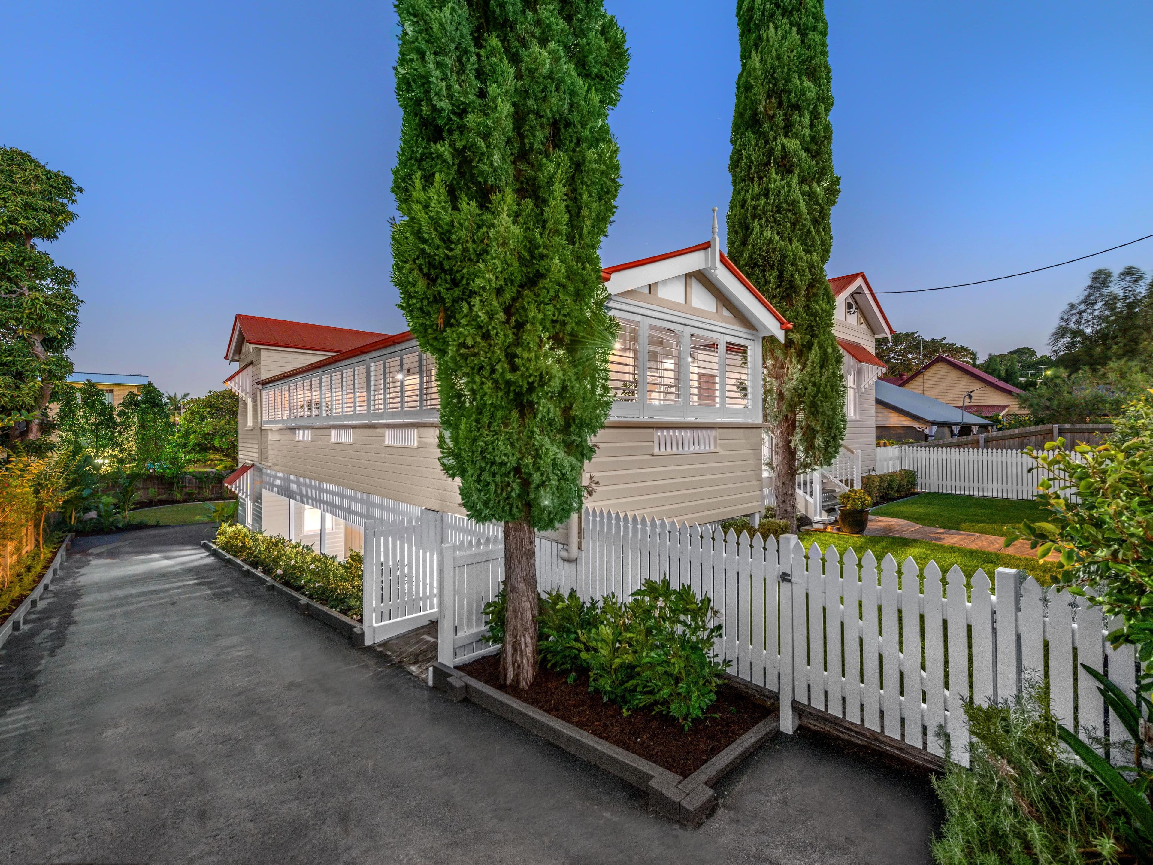 9 Tenth Avenue, Windsor QLD 4030, Windsor - Thumbnail 2