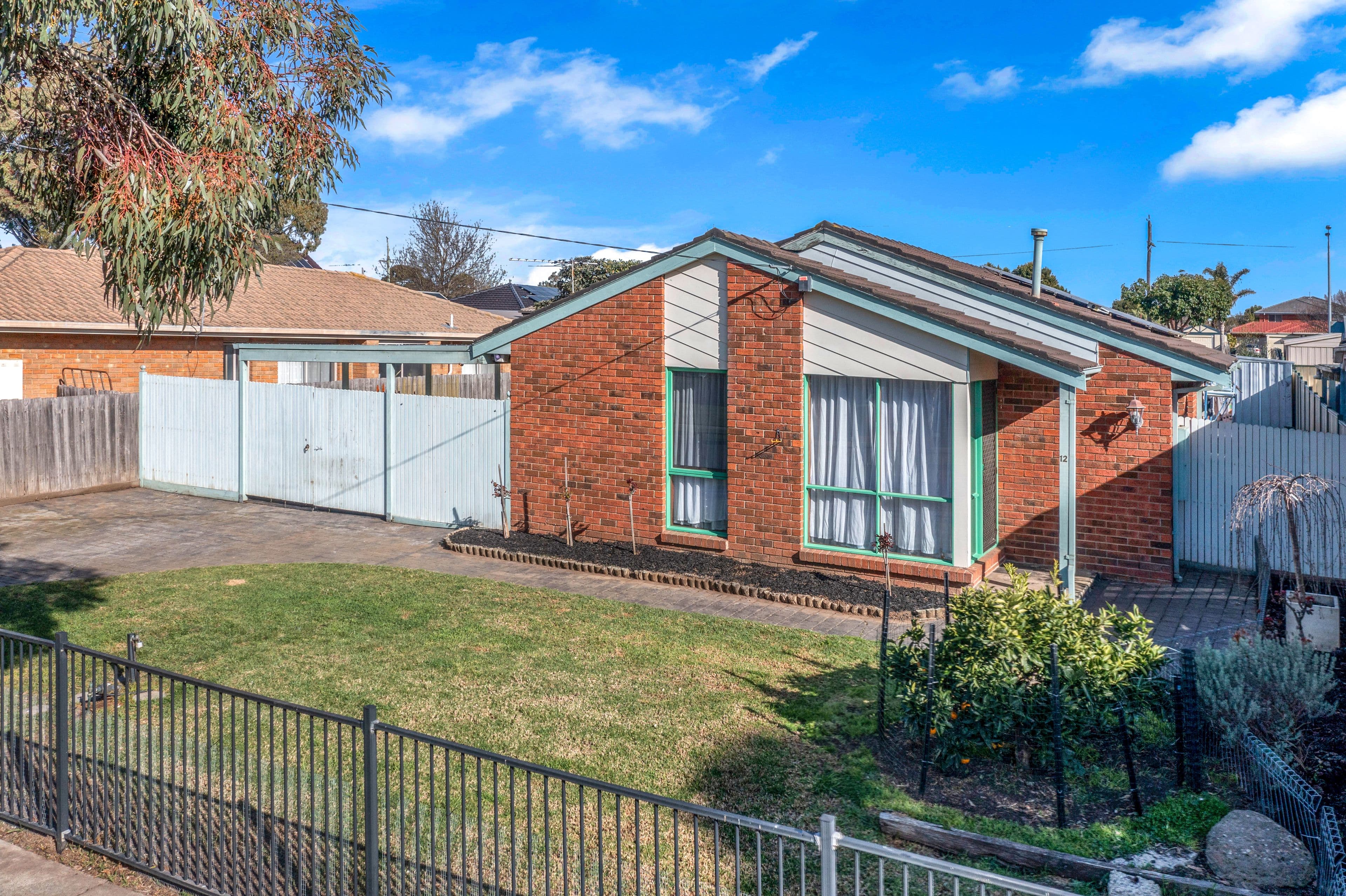 12 Princetown Avenue, Craigieburn VIC 3064, Craigieburn - Thumbnail 2
