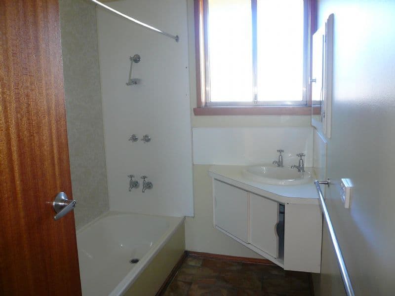 14 Castlemain Road, RAVENSWOOD TAS 7250, Ravenswood - Thumbnail 4