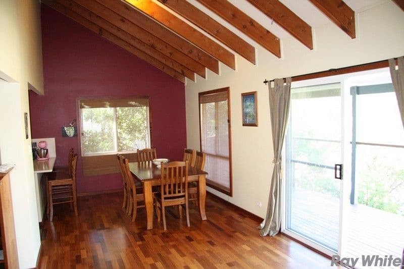 6 Glenvale Court, EVERTON HILLS QLD 4053, Everton Hills - Thumbnail 2