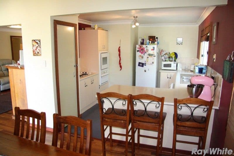 6 Glenvale Court, EVERTON HILLS QLD 4053, Everton Hills - Thumbnail 4