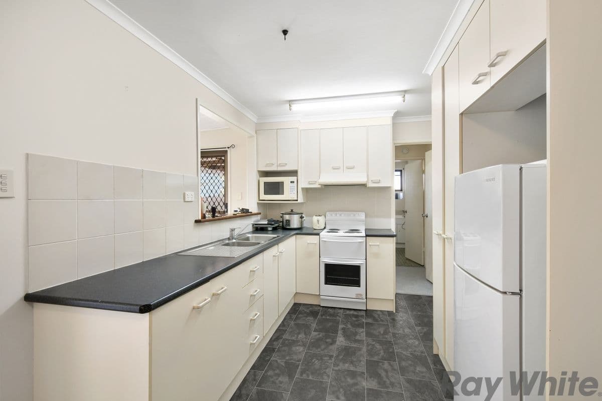 64 Leonie Street, Deception Bay QLD 4508, Deception Bay - Thumbnail 3