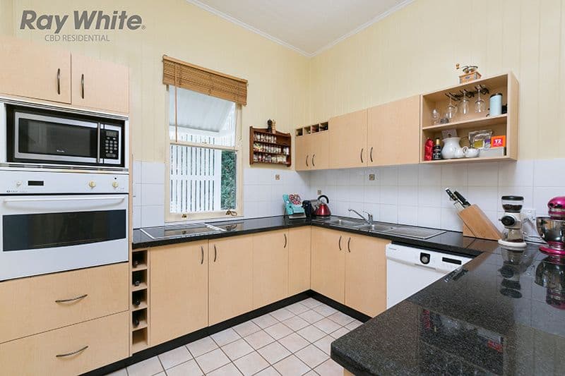 30 Fenton Street, FAIRFIELD QLD 4103, Fairfield - Thumbnail 4