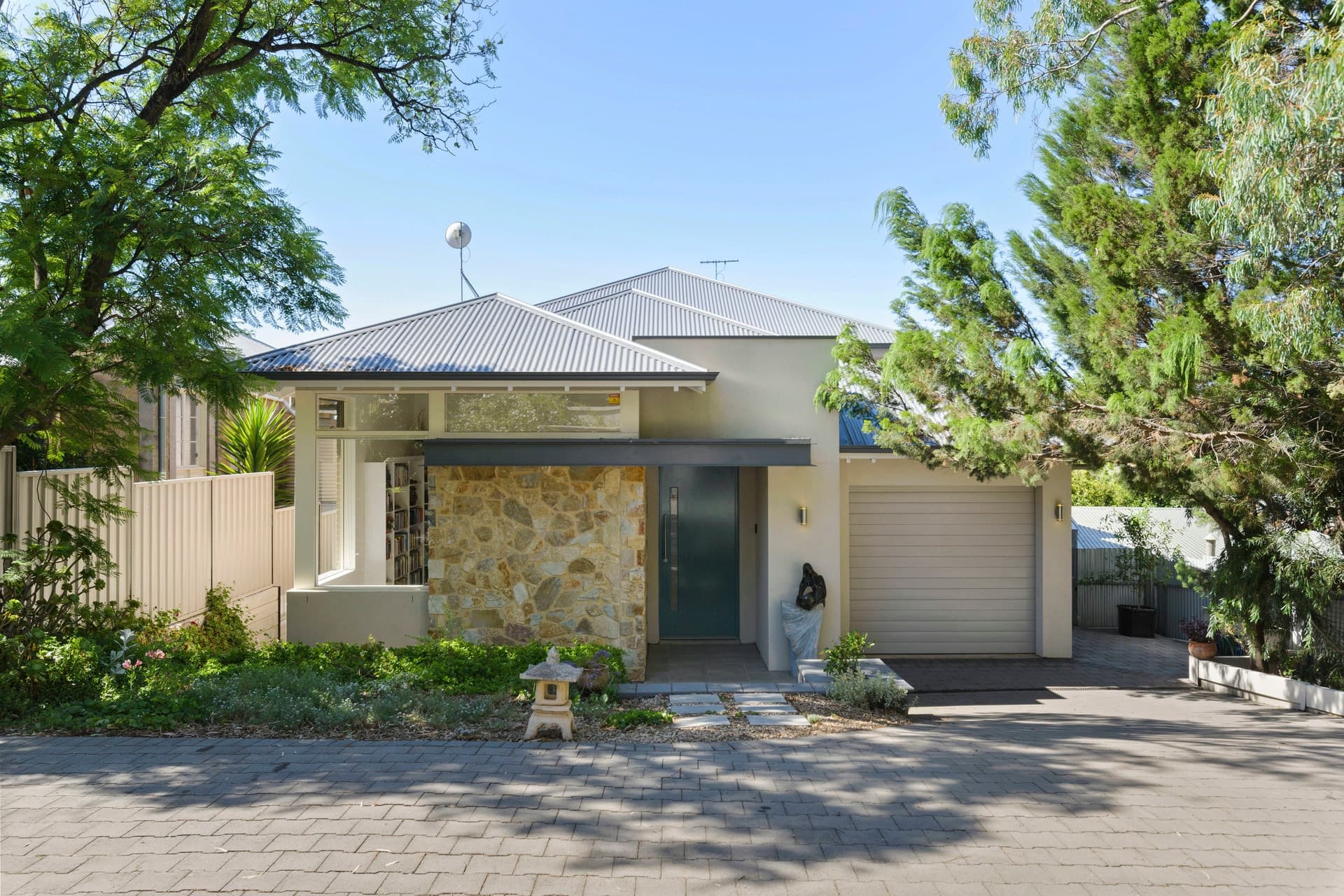 6 Old Belair Road (opposite Tolmer Court), Mitcham - Thumbnail 2
