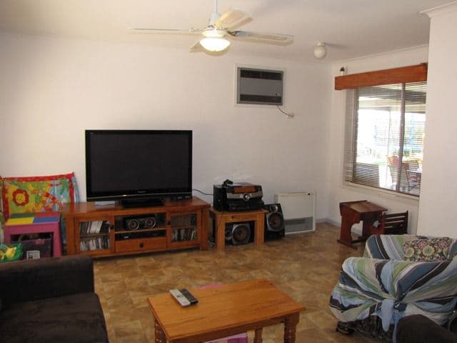 8 carmel Court, BARMERA SA 5345, Barmera - Thumbnail 2
