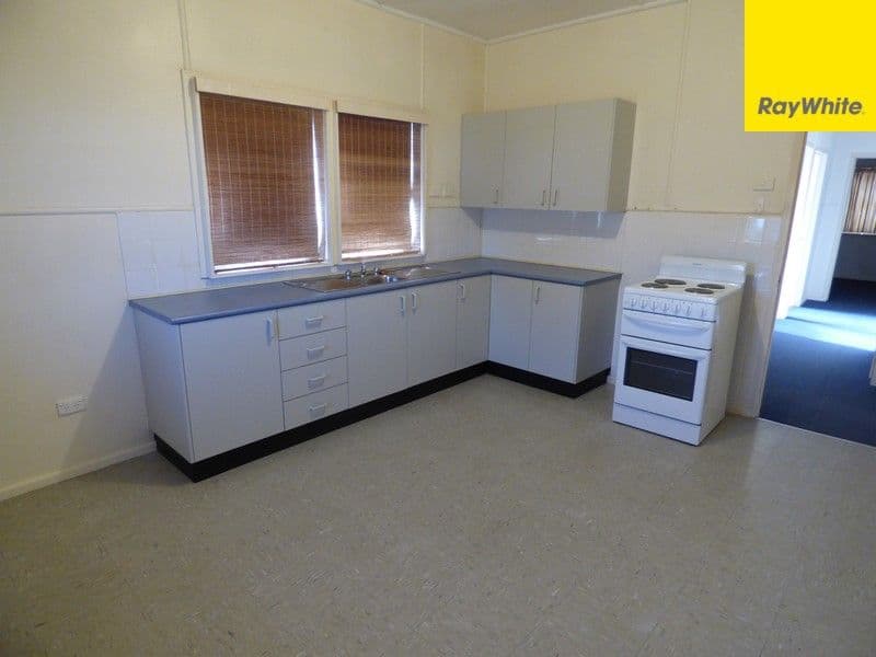 16 Conridge Street, Forbes NSW 2871, Forbes - Thumbnail 2