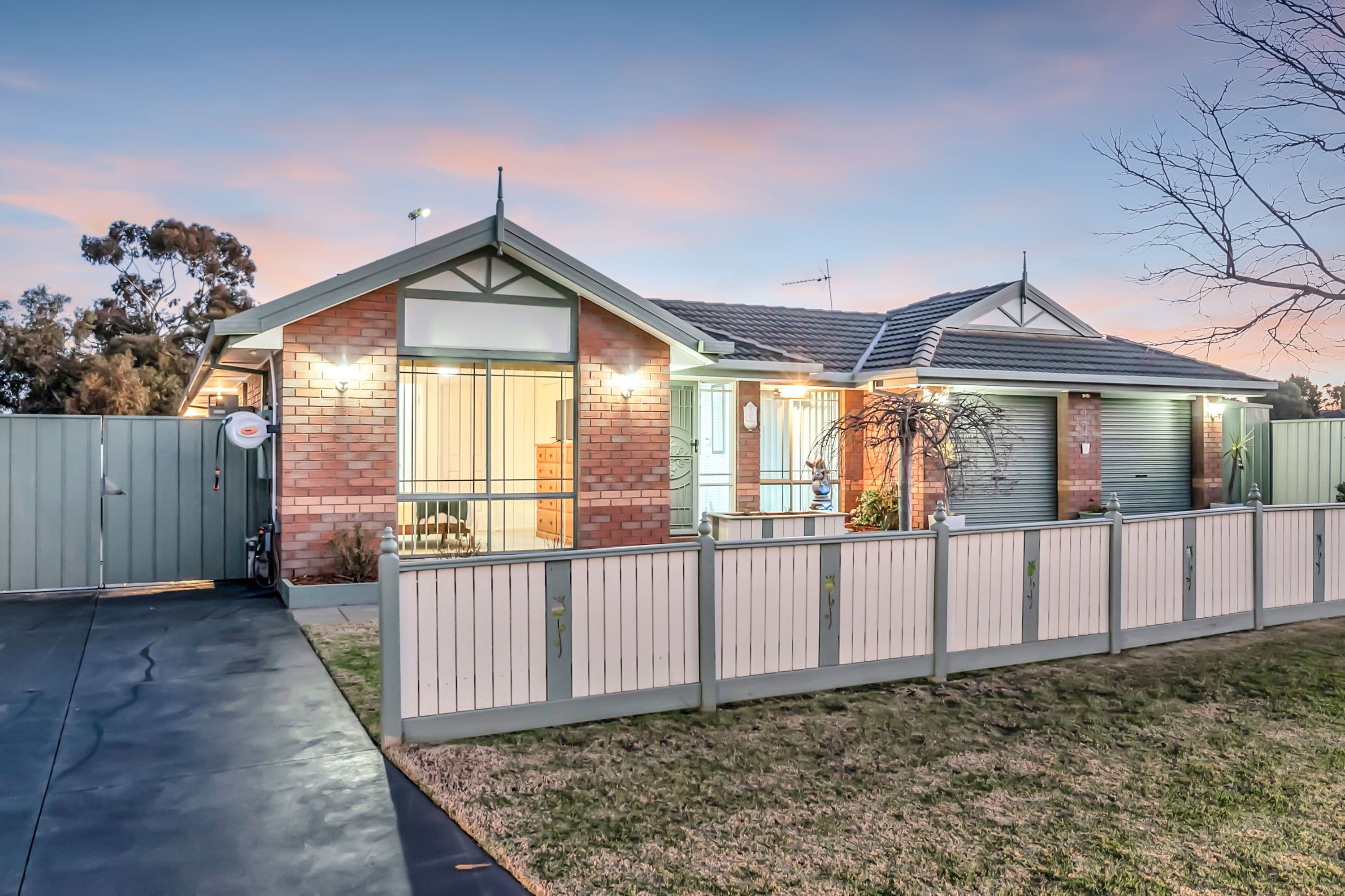 37 Riversdale Street, Craigieburn VIC 3064, Craigieburn - Thumbnail 2