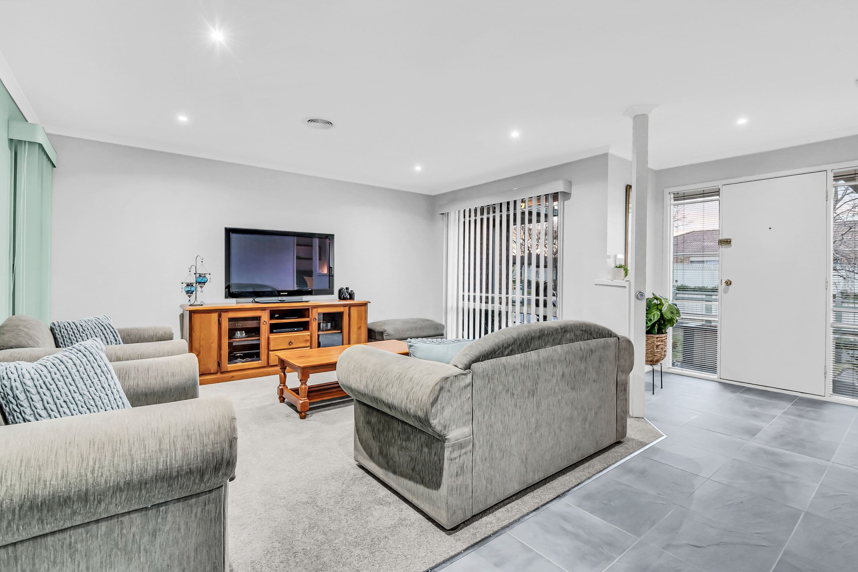 37 Riversdale Street, Craigieburn VIC 3064, Craigieburn - Thumbnail 3