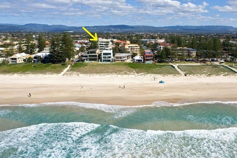 11 'Wirringa Sands', 5 Francis Street, MERMAID BEACH QLD 4218, Mermaid Beach - Thumbnail 2