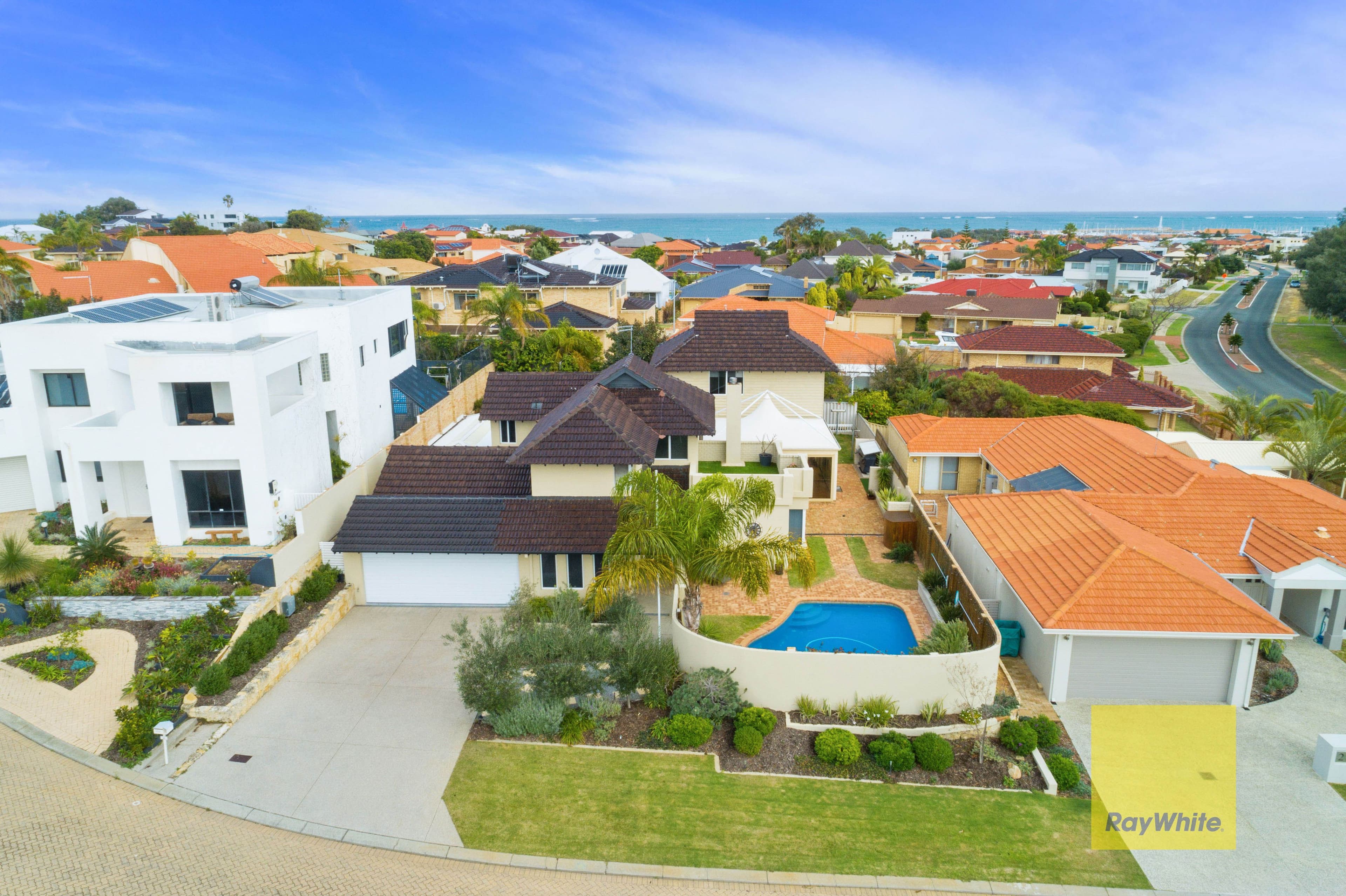 4 Cadiz Court, Sorrento WA 6020, Sorrento - Image 1