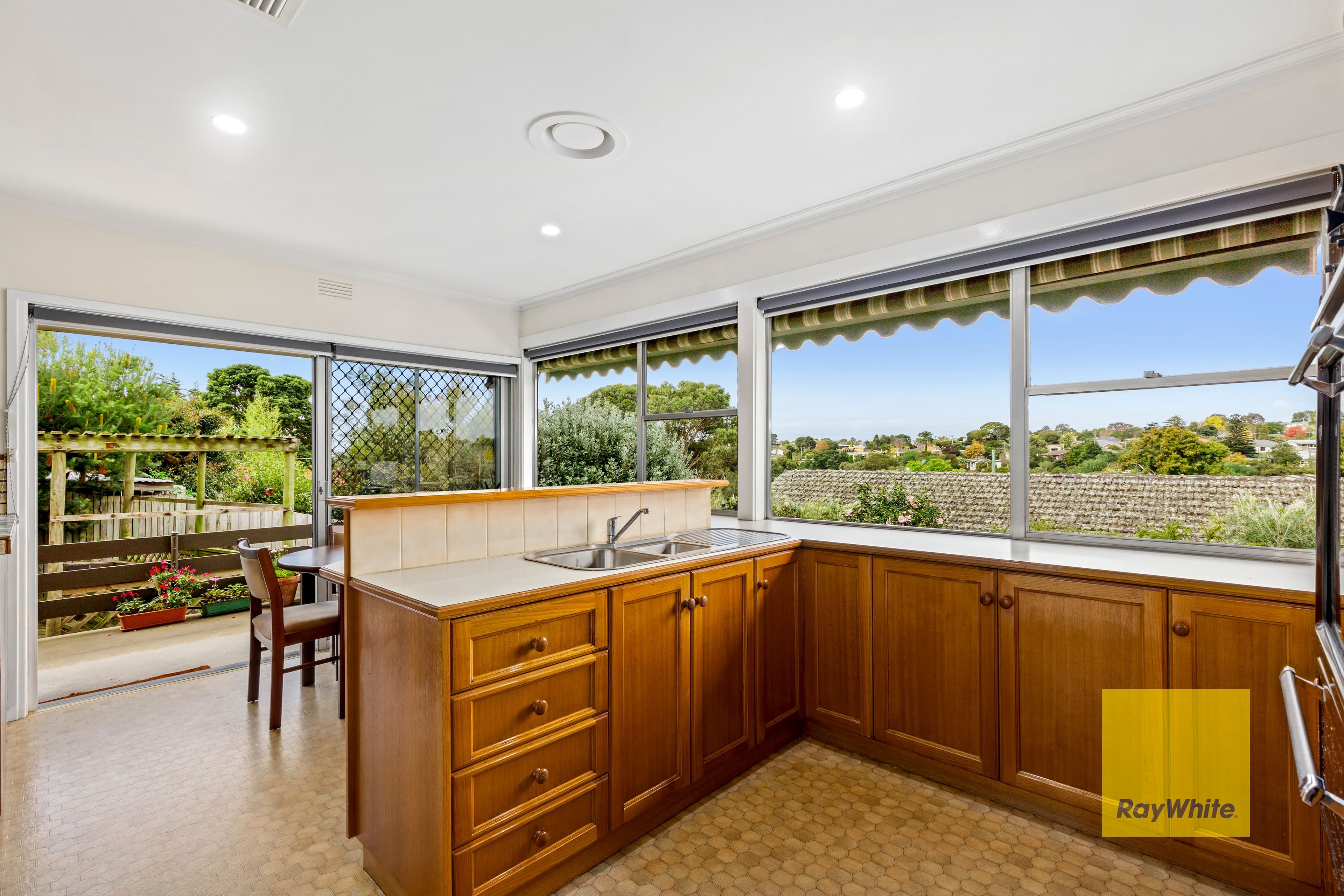 7 Greyfern Court, Highton VIC 3216, Highton - Thumbnail 3