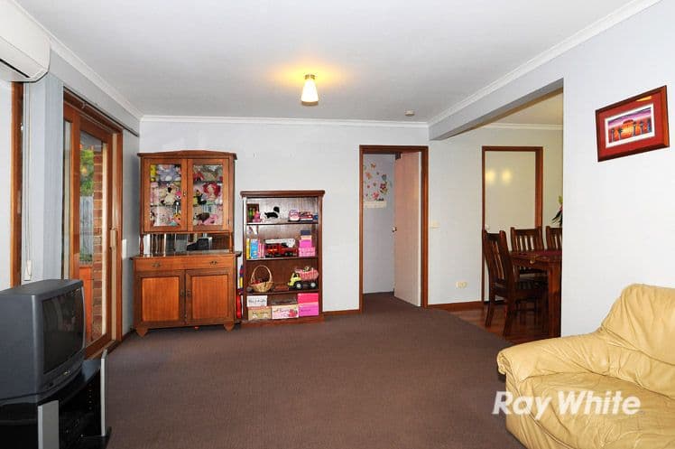 13 Caroline Crescent, CRANBOURNE WEST VIC 3977, Cranbourne West - Thumbnail 4