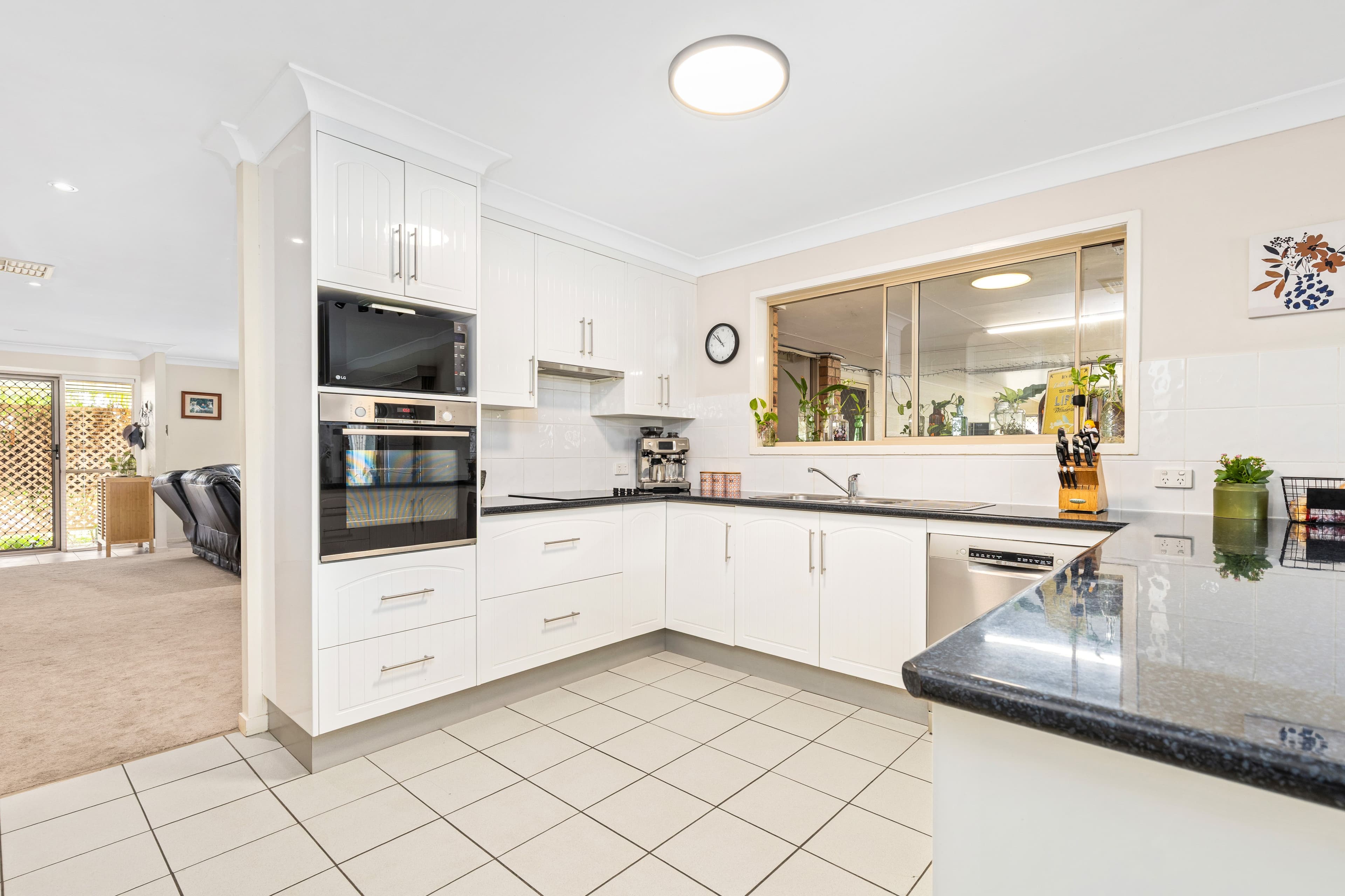 22 Crozier Crescent, Emerald QLD 4720, Emerald - Thumbnail 6